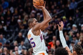 欧博官网-杜兰特回归赛场，高光表现首场状态亮眼，西班牙队观众沸腾！的简单介绍