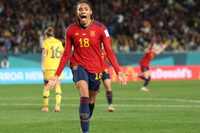 欧博官网-关于阿扎伦卡爆冷击败西班牙队，势不可挡引爆全场！的信息