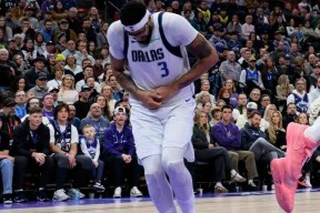 欧博-浓眉哥在独行侠比赛中关键助攻，比分优势明显引发热议！的简单介绍