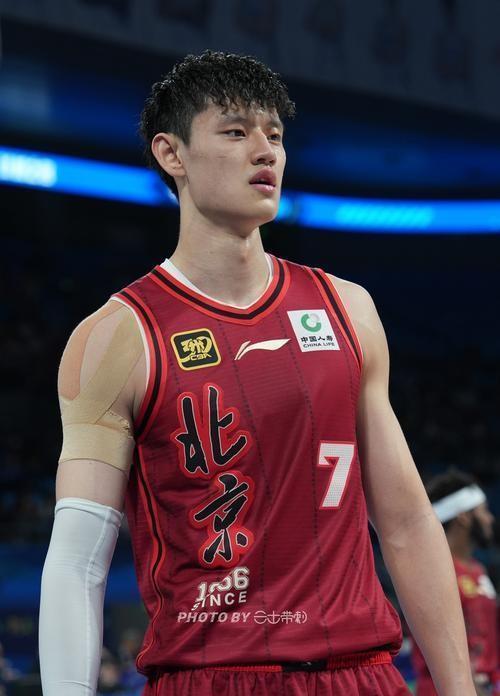 NBA常规赛冲刺阶段走向成谜，北京首钢防线松动，目标明确，细节决定成败(桌球4个球追分规则)