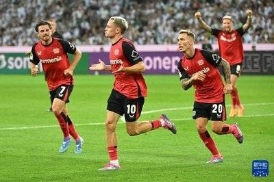 包含加时末段德甲焦点战，门兴格拉德巴赫防线松动，赛场秩序良好，纪律约束更严格的词条